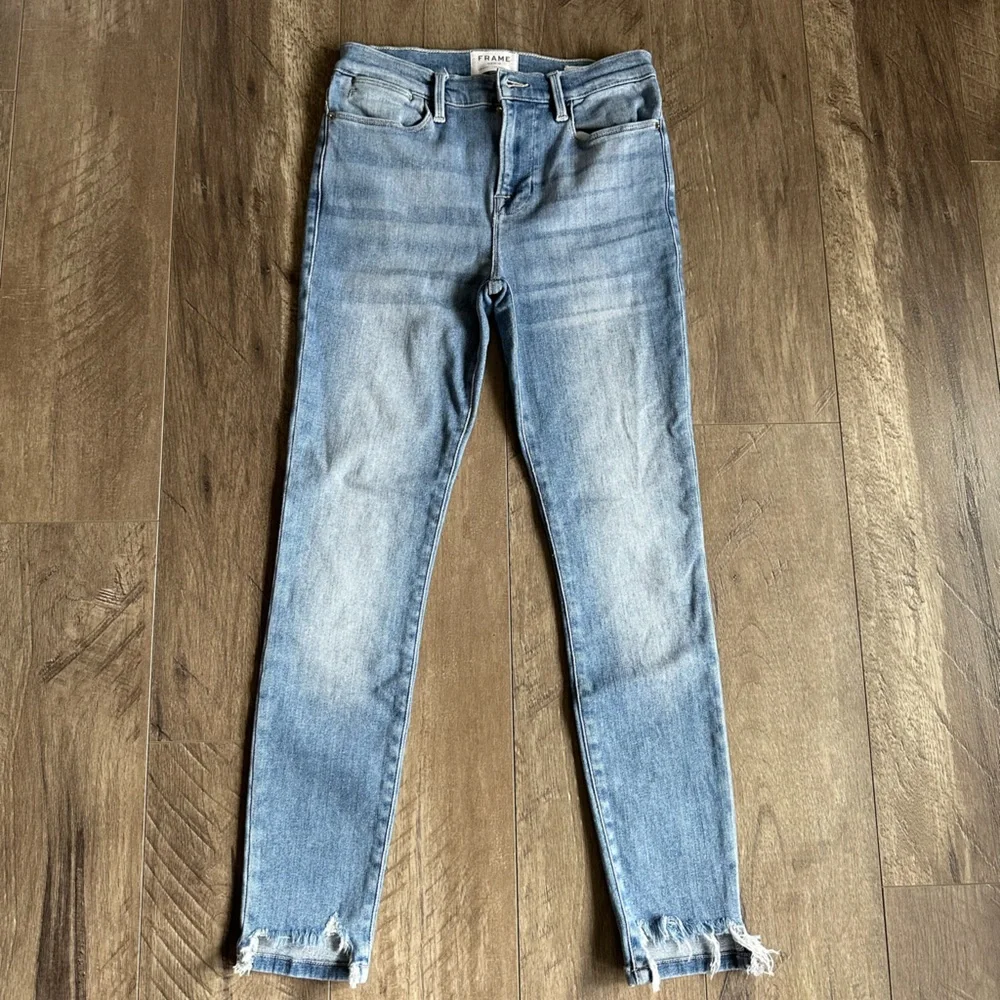 Frame Le High Skinny Front Chew Paltrow 26 NWOT